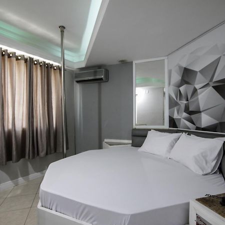 Mirage Motel 瓜卢流斯 外观 照片